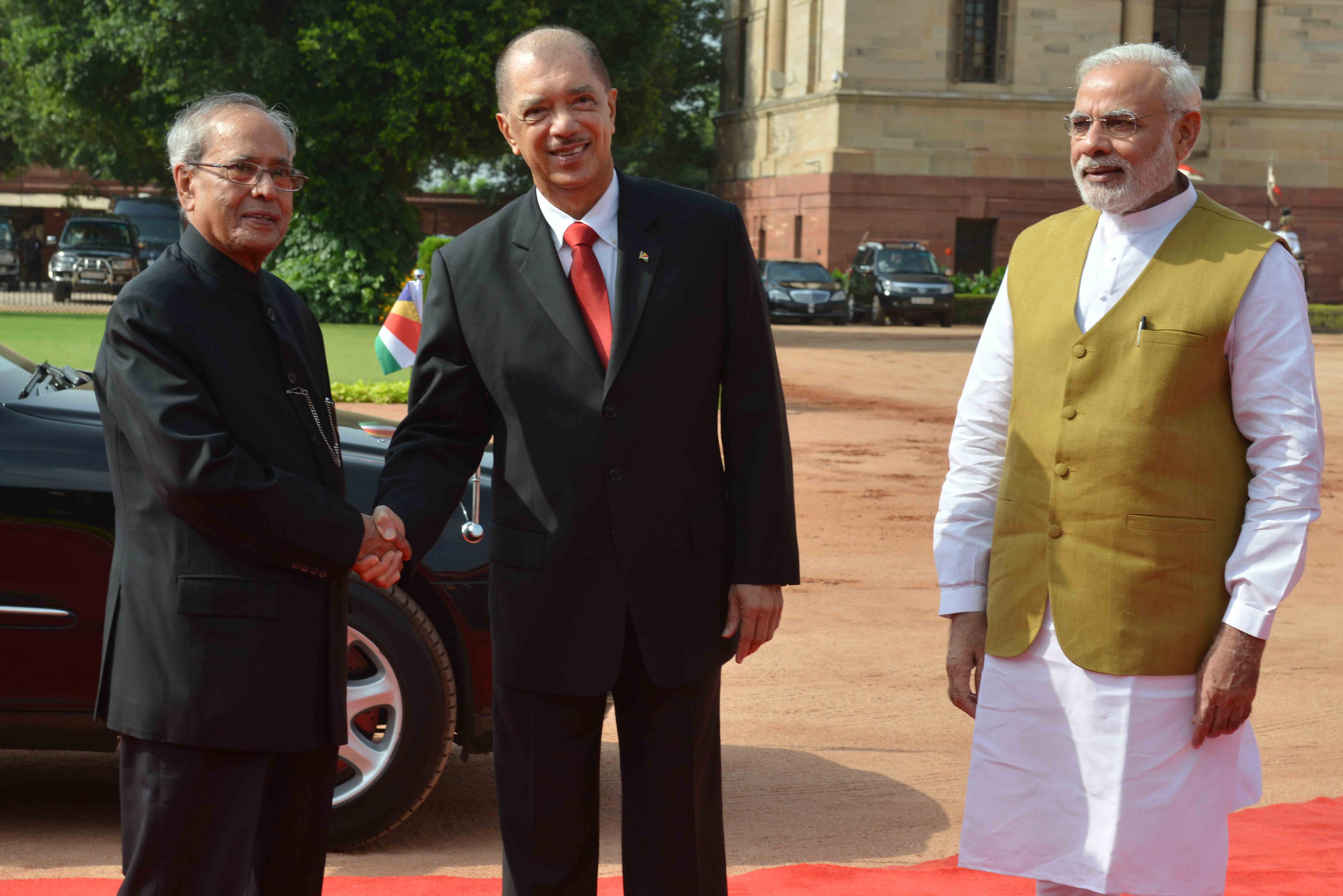 The President of India, Shri Pranab Mukherjee receiving the President of the Republic of Seychelles, H.E. Mr. James Alix Michel during his Ceremonial Reception at the Forecourt of Rashtrapati Bhavan on August 26, 2015.