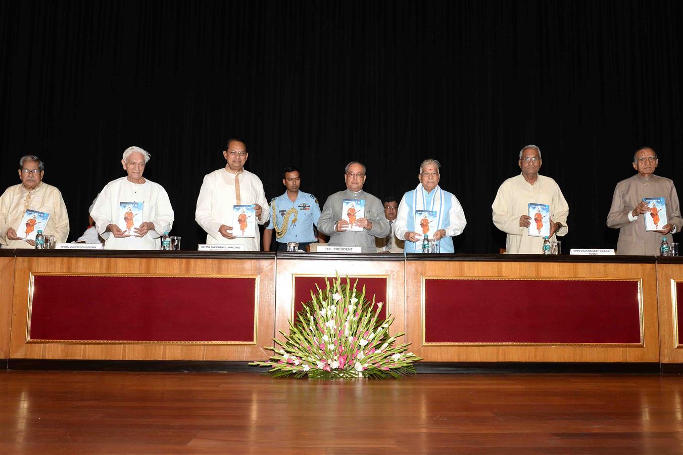 The President of India, Shri Pranab Mukherjee receiving a copy of the Book of Hindi Translation of Bengali Songs of Lalan Shah Fakir by Prof. Muchkund Dubey at Auditorium, Rashtrapati Bhavan Cultural Center on June 3, 2017.