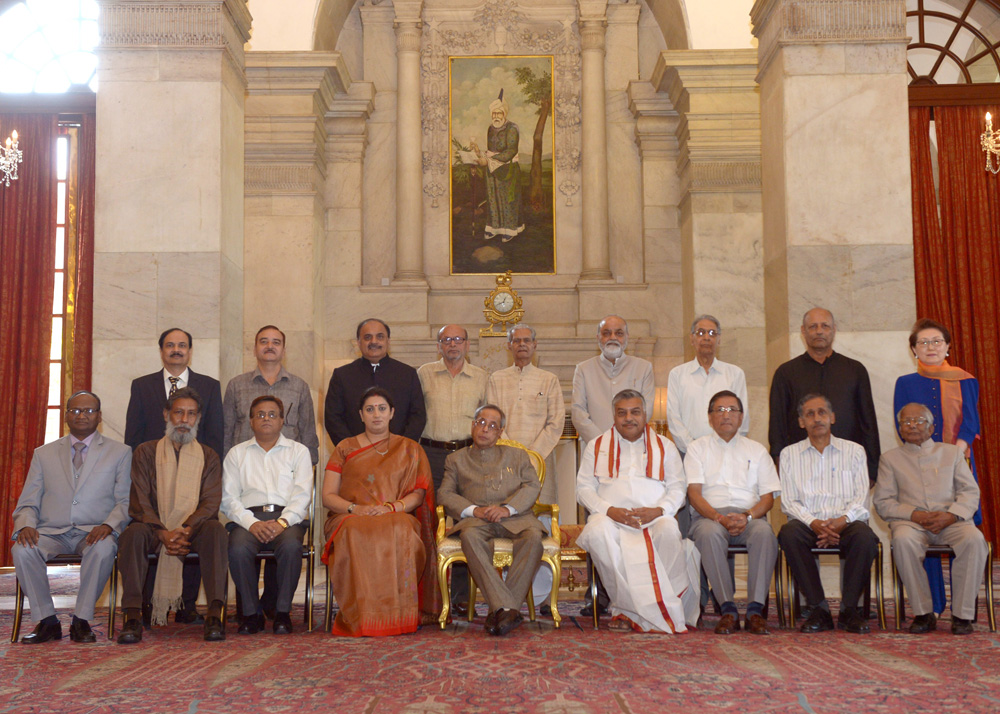 The President of India, Shri Pranab Mukherjee with the recipients of Hindi Sevi Samman Yojana Award for the Years 2010 and 2011 at Rashtrapati Bhavan on August 27, 2014. 