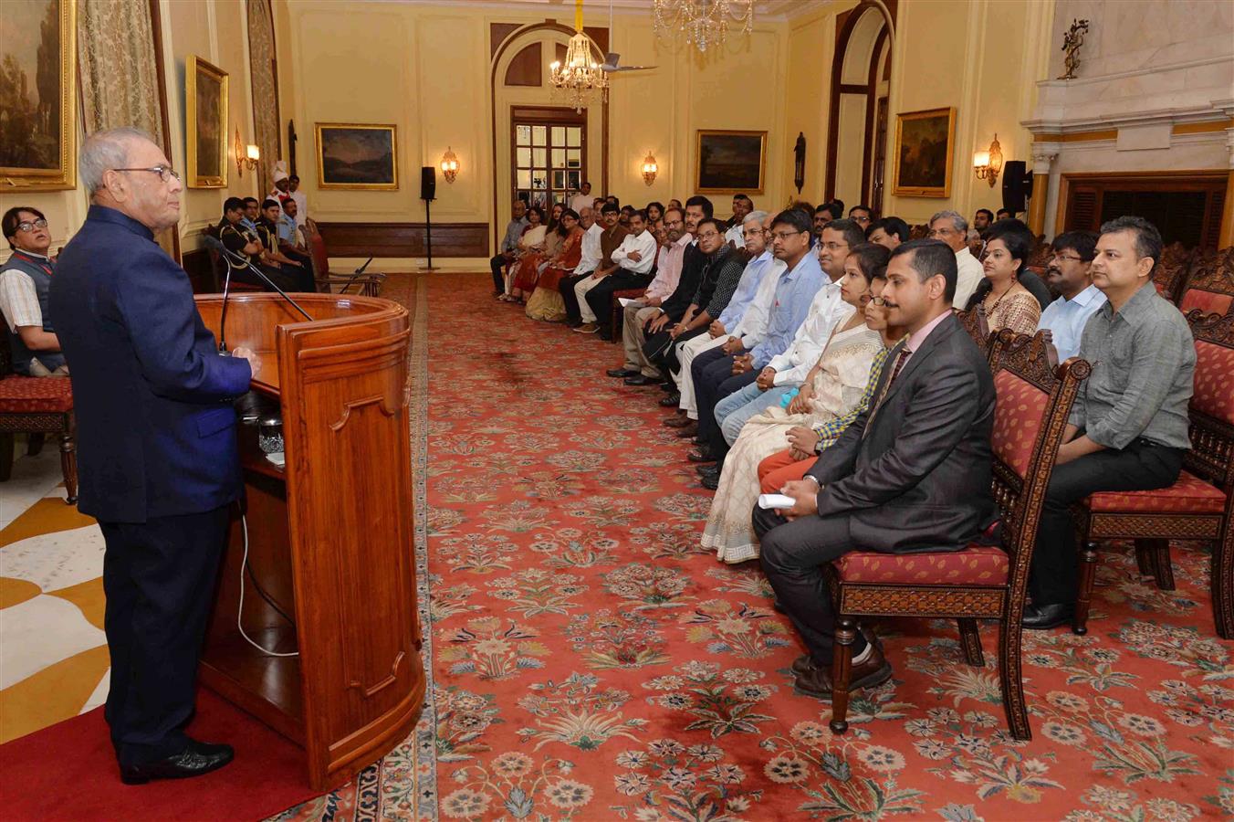 The President of India, Shri Pranab Mukherjee interacting with the members of the World Wide (RKM) Alumni Association at Rashtrapati Bhavan on June 15, 2017.