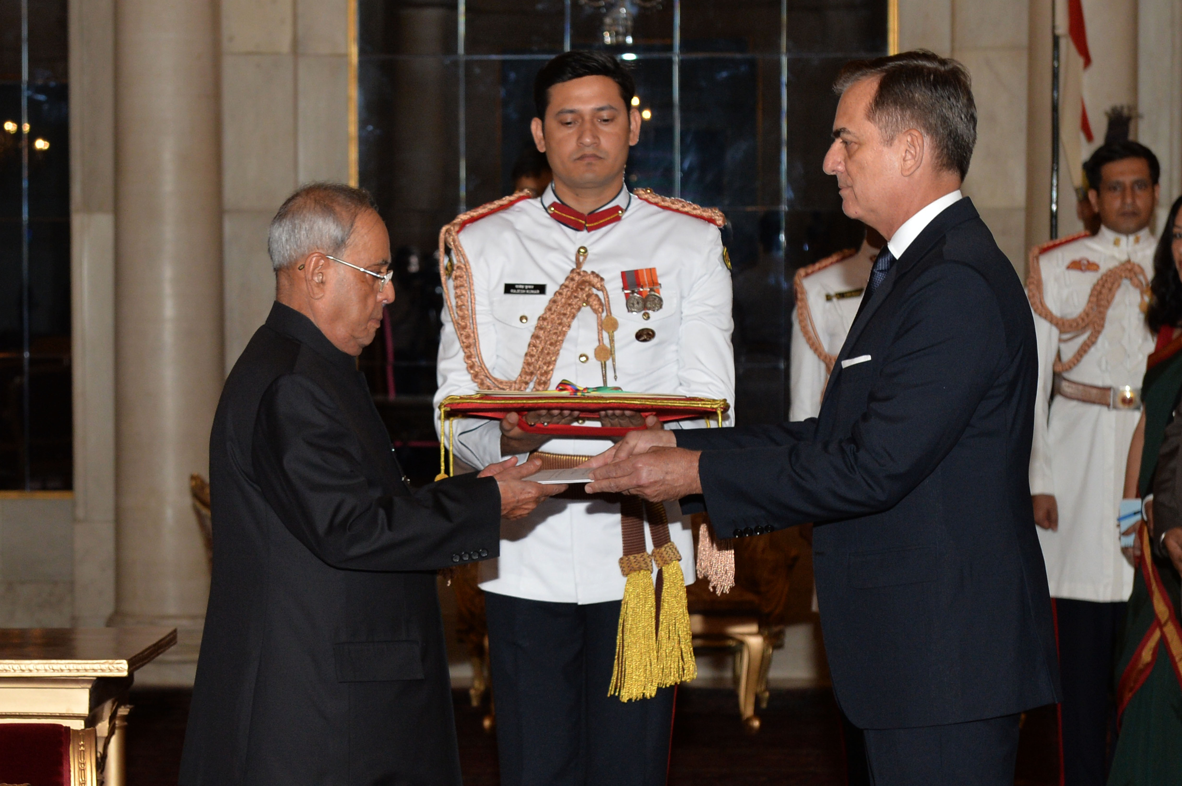 The Ambassador of Federative Republic of Brazil, His Excellency Mr. Tovar da Silva Nunes presenting his Credential to the President of India, Shri Pranab Mukherjee at Rashtrapati Bhavan on September 02, 2015.