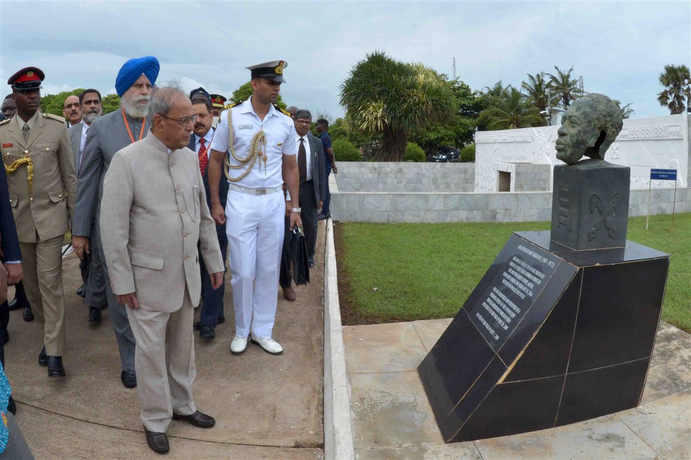 The President of India, Shri Pranab Mukherjee during his visit at Kwame Nkrumah Mausoleum in Ghana (Accra) on June 13, 2016. 