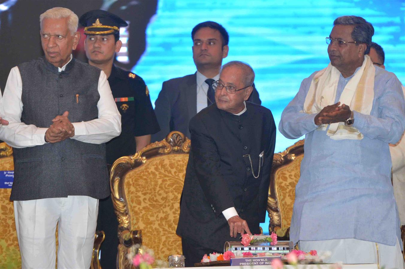 The President of India, Shri Pranab Mukherjee dedicating the Metro Phase –I project to the people of Karnataka and Bengaluru at Bengaluru on June 17, 2017.