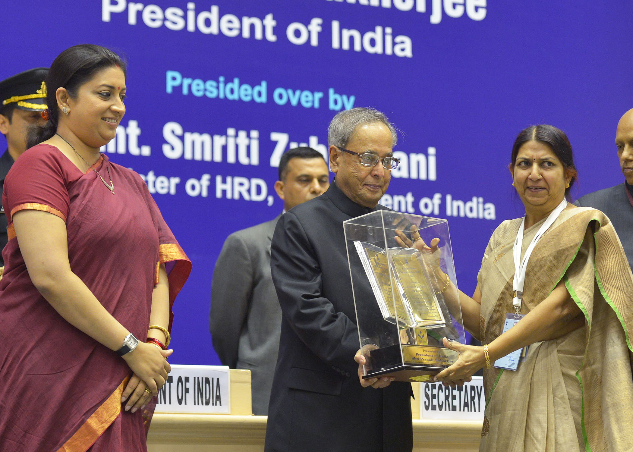 The President of India, Shri Pranab Mukherjee while presenting the Saakshar Bharat Awards 2014 on the occasion of International Literacy Day organized by Ministry of Human Resource Development at Vigyan Bhavan on September 8, 2014 