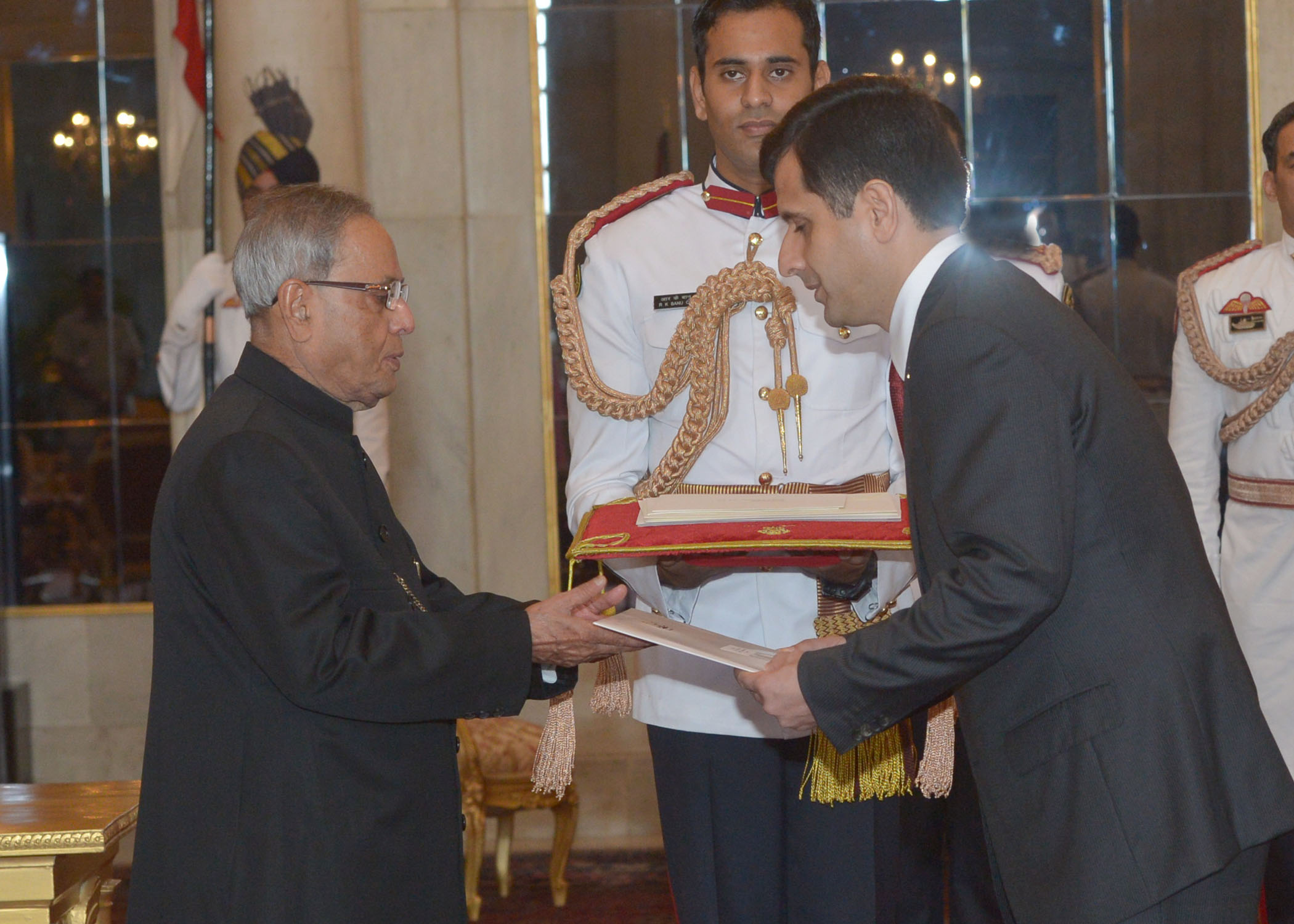 The Ambassador of Tajikistan, His Excellency Mr. Jololov Mirzosharif Asomudinovich presenting his credential to the President of India, Shri Pranab Mukherjee at Rashtrapati Bhavan on September 12, 2014. 