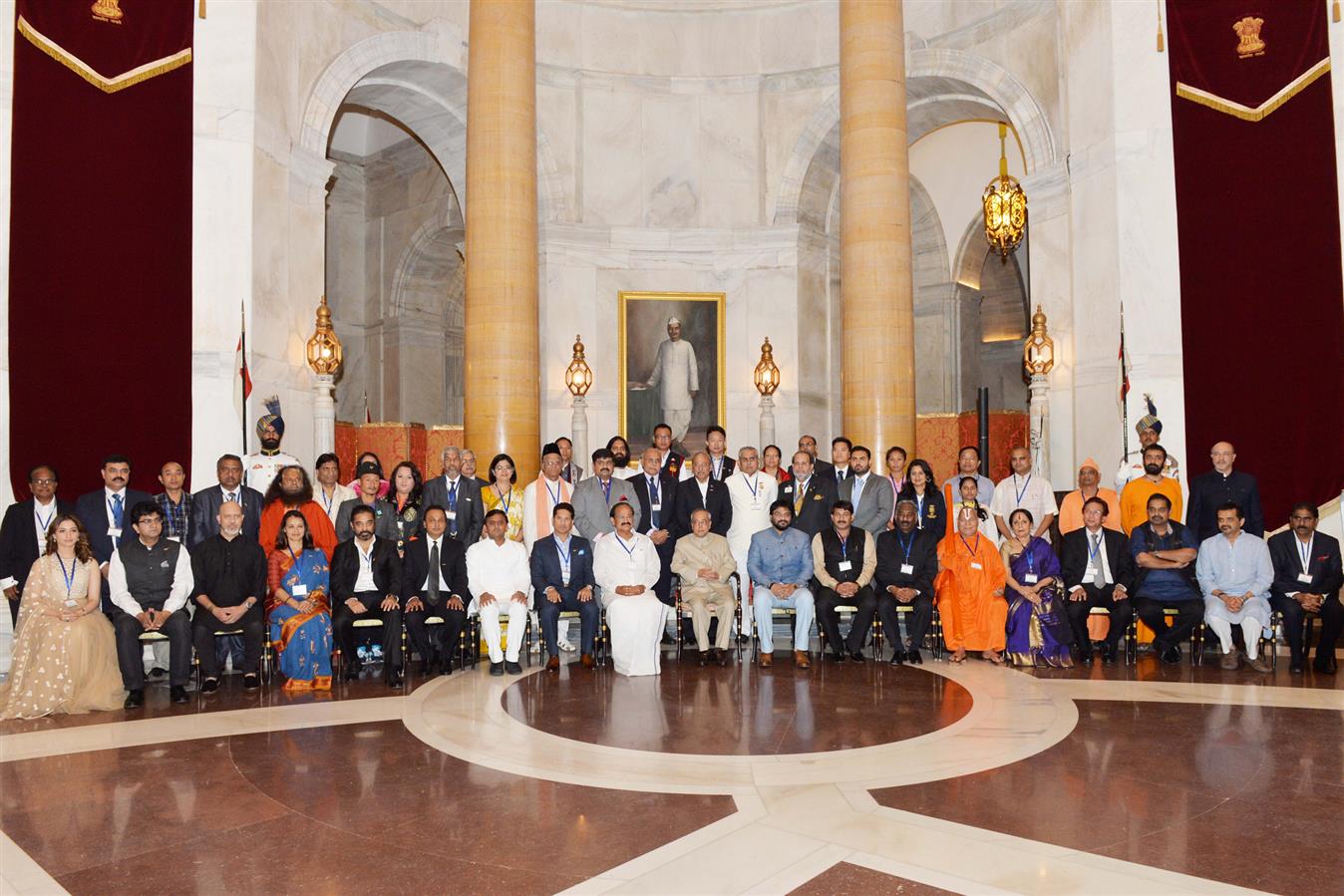 The President of India, Shri Pranab Mukherjee with Brand Ambassadors of Swachh Bharat Mission at Rashtrapati Bhavan on September 10, 2015.