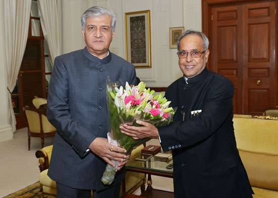 The Governor of Meghalaya, Dr. K.K. Paul calling on the President of India, Shri Pranab Mukherjee at Rashtrapati Bhavan in New Delhi on July 18, 2013.