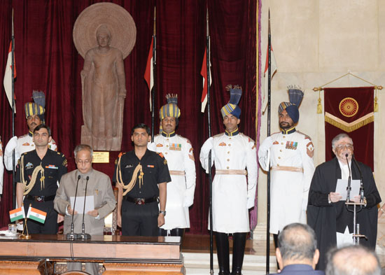 The President of India, Shri Pranab Mukherjee administering the oath of office to Shri Justice Palanisamy Sathasivam, as Chief Justice of India at the swearing in ceremony at Darbar Hall in Rashtrapati Bhavan, New Delhi on July 19, 2013.