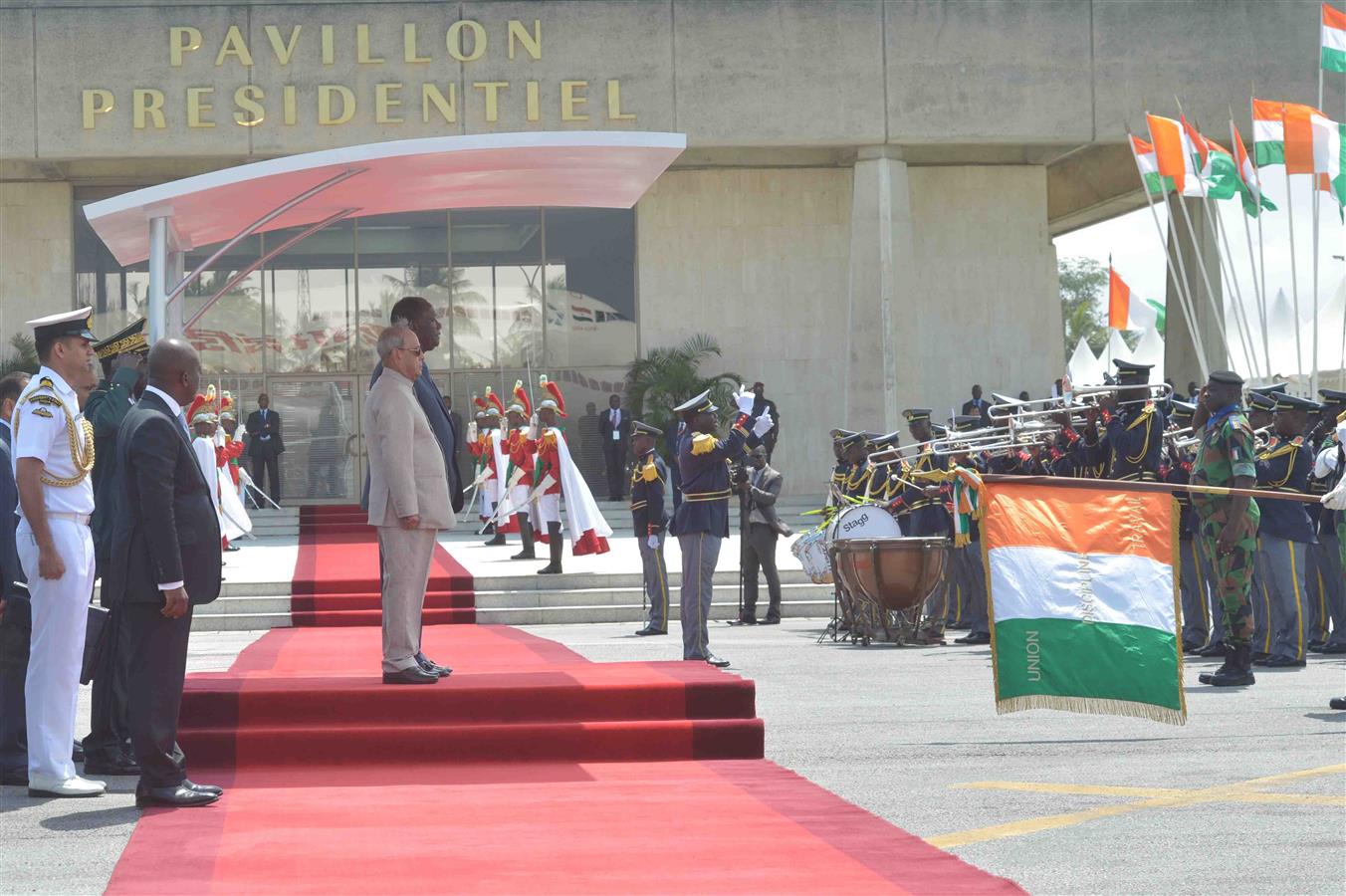 The President of India, Shri Pranab Mukherjee inspecting Guard of Honour during his Departure at the Abidjan International Airport in Republic of Cote D’ivoire in Abidjan on June 15, 2016. 