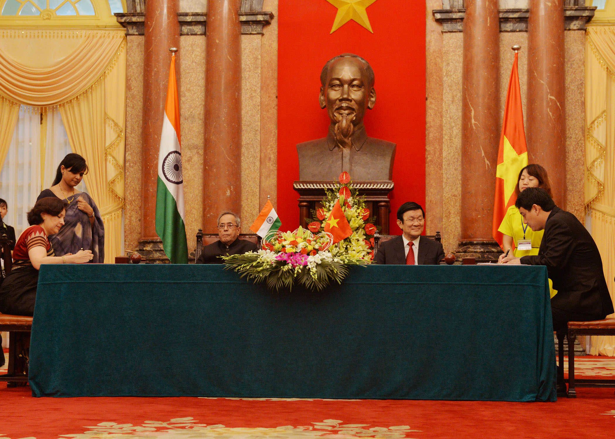 The President of India, Shri Pranab Mukherjee and the President Socialist Republic of Vietnam, H.E. Mr. Truong Tan Sang witnessing the signing of the Agreements and MOU between India and Vietnam during the State Visit of President of India to Vietnam at H 