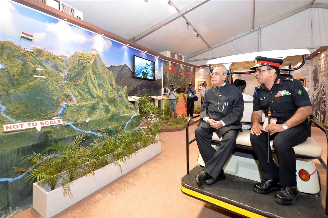 The President of India, Shri Pranab Mukherjee visiting the Commemorative Exhibition being organised on the occasion of the Golden Jubilee of the Indo-Pak War 1965 at India Gate Lawns in New Delhi on September 19, 2015.