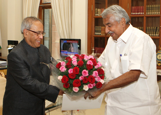 The Chief Minister of Kerala, Shri Oommen Chandy calling on the President of India, Shri Pranab Mukherjee on August 6, 2012.