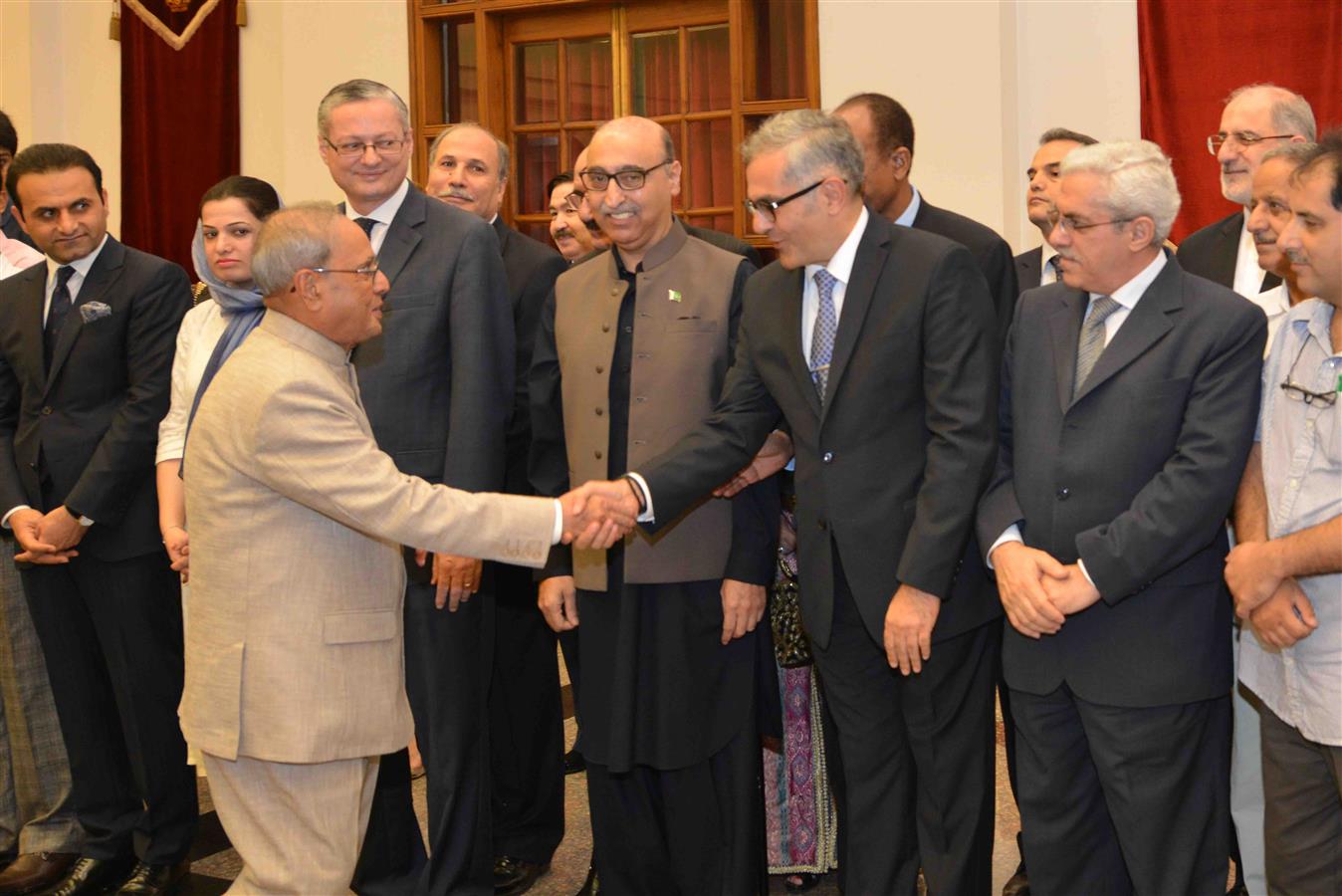 The President of India, Shri Pranab Mukherjee hosted the Iftar reception on the occasion of Id' ul Fitr at Rashtrapati Bhavan on July 1, 2016. 