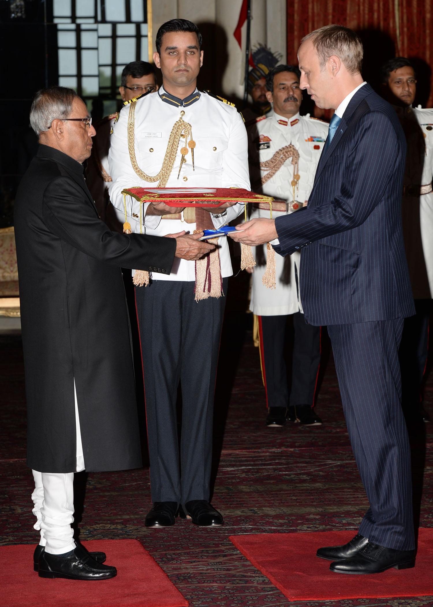 The Ambassador of Luxembourg, His Excellency Mr. Sam Schreiner presenting his credential to the President of India, Shri Pranab Mukherjee at Rashtrapati Bhavan on September 25, 2014. 