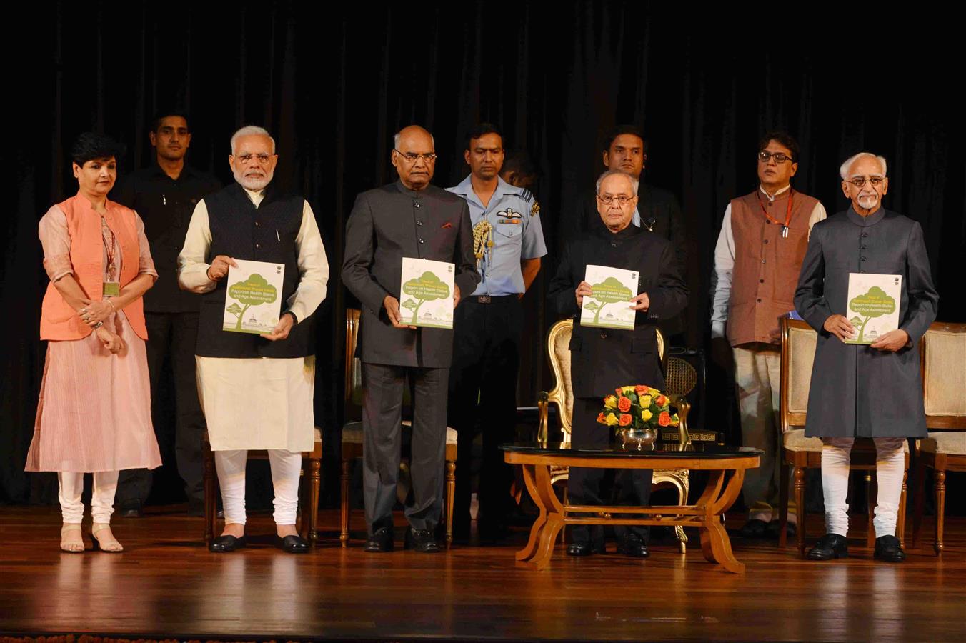 The President of India, Shri Pranab Mukherjee receiving the Report on ‘Health Status and Age Assessment of the Trees of Rashtrapati Bhavan’ from Dr. Savita, Director, Forest Research Institute, Dehradun at Rashtrapati Bhavan on the eve of demitting office