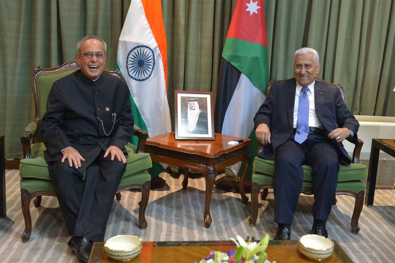 The meeting of the Prime Minister of Jordan, H.E. Dr. Abdullah Ensour with the President of India, Shri Pranab Mukherjee at Government Office Complex in Amman, Jordan on October 11, 2015.