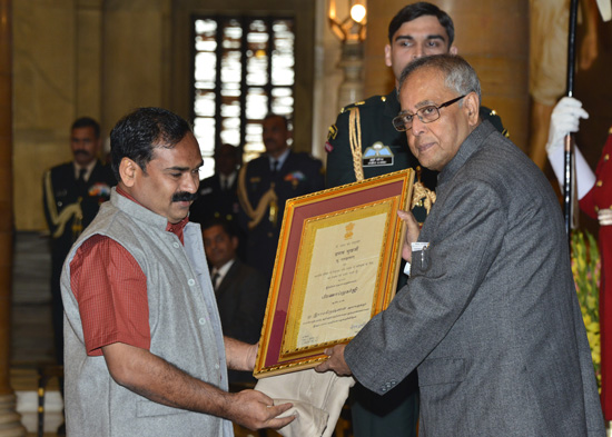 The President of India, Shri Pranab Mukherjee with the Heads of State/Government who attended the ASEAN-India Special Commemorative Summit at Rashtrapati Bhavan in New Delhi on December 20, 2012. Also seen are the Vice President of India, Shri M. Hamid An