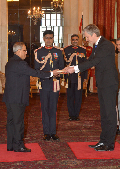 The Ambassador of the Republic of Estonia, His Excellency Mr. Viljar Lubi presenting his credentials to the President of India, Shri Pranab Mukherjee at Rashtrapati Bhavan in New Delhi on January 22, 2013.