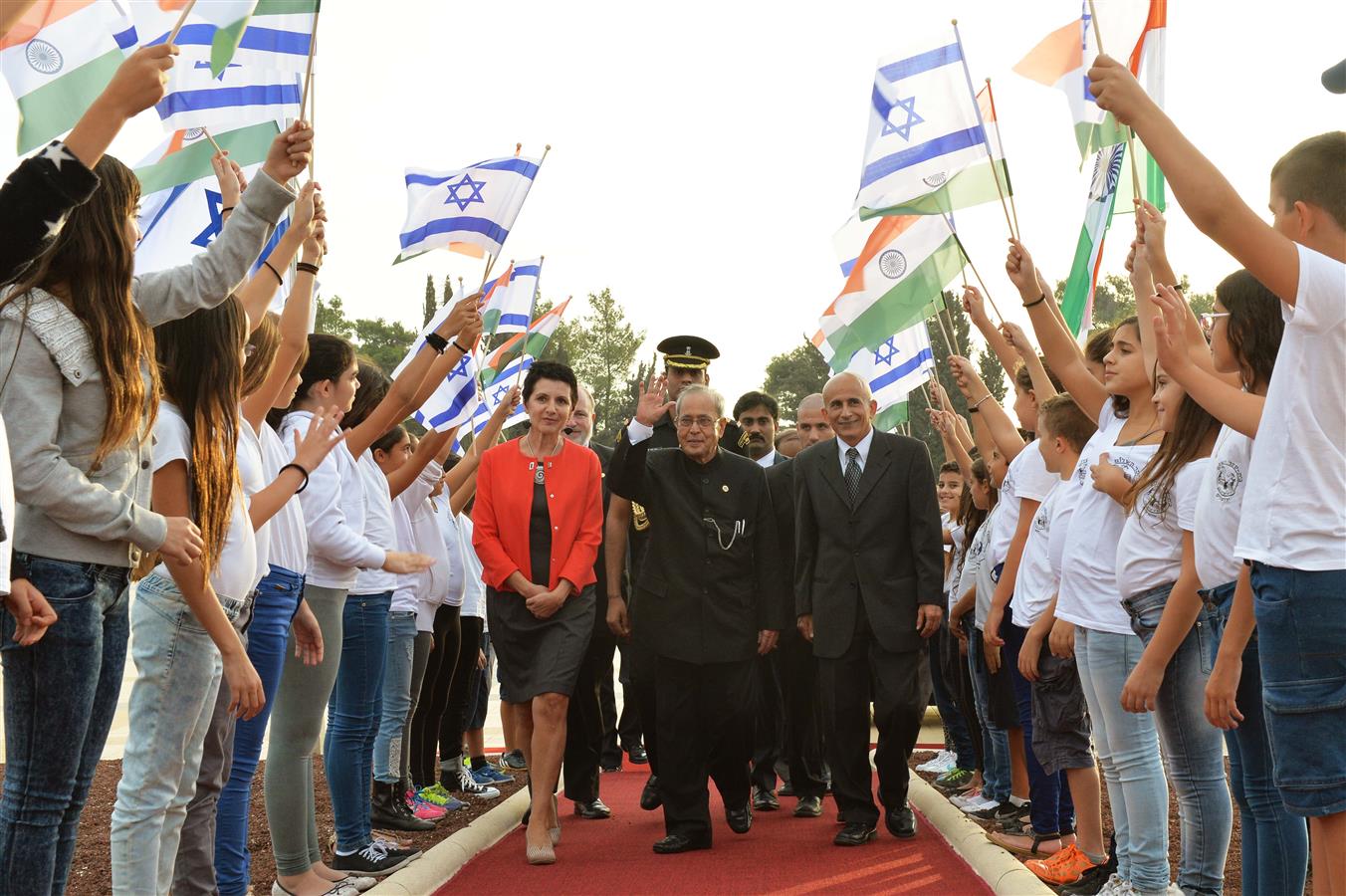 The President of India, Shri Pranab Mukherjee laying a wreath at the Memorial of Theodor Herzl at Mount Herzl in Jerusalem, Israel on October 13, 2015.