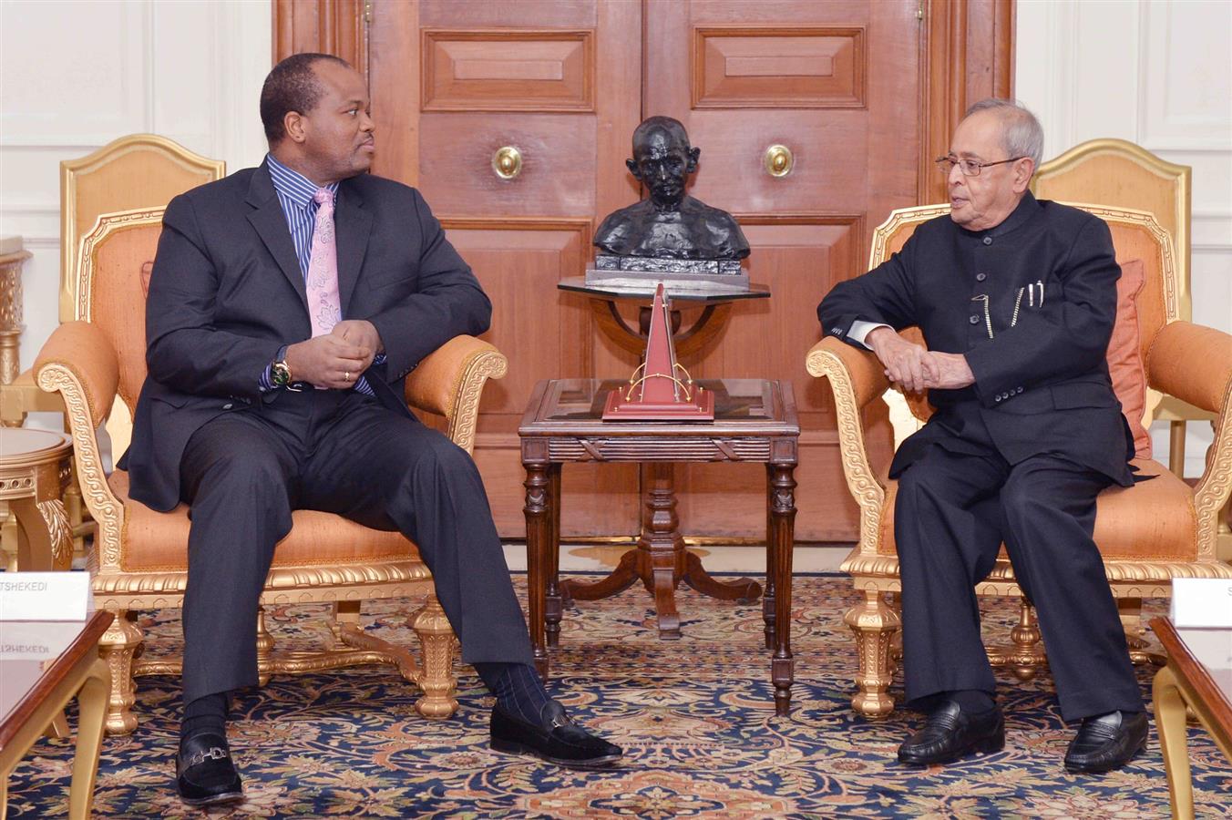 The King of Swaziland, His Majesty King Musawati-III calling on the President of India, Shri Pranab Mukherjee at Rashtrapati Bhavan on October 27, 2015.