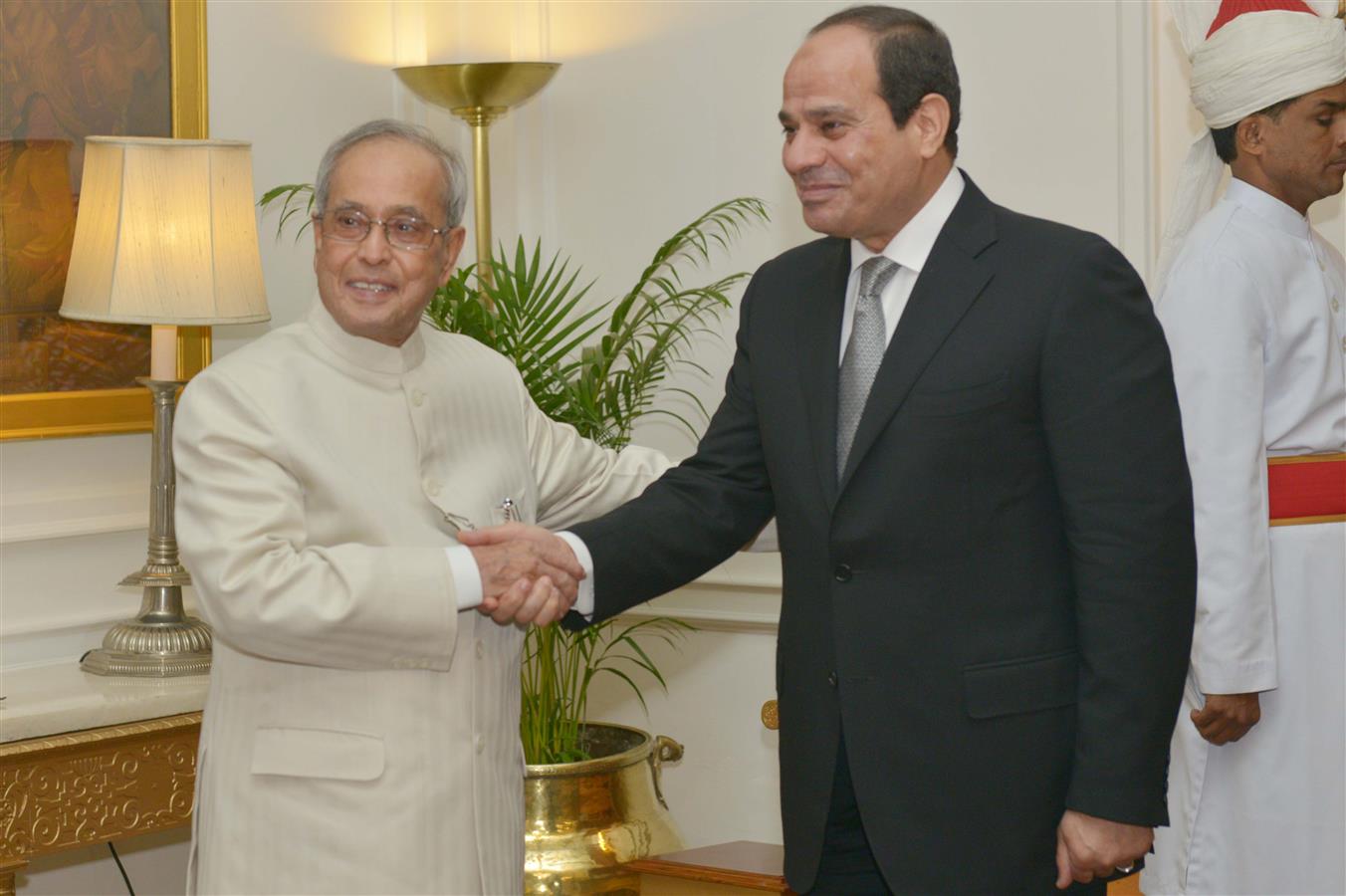 The President of the Arab Republic of Egypt, His Excellency Mr. Abdel Fattah El-Sisi calling on the President of India, Shri Pranab Mukherjee at Rashtrapati Bhavan on October 28, 2015.