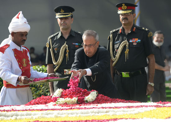 The President of India, Shri Pranab Mukherjee paying his homage at the Samadhi of the former Prime Minister of India, Late Shri Lal Bahadur Shastri on the occasion of his 109th Birth Anniversary at Vijay Ghat in New Delhi on October 2, 2013.