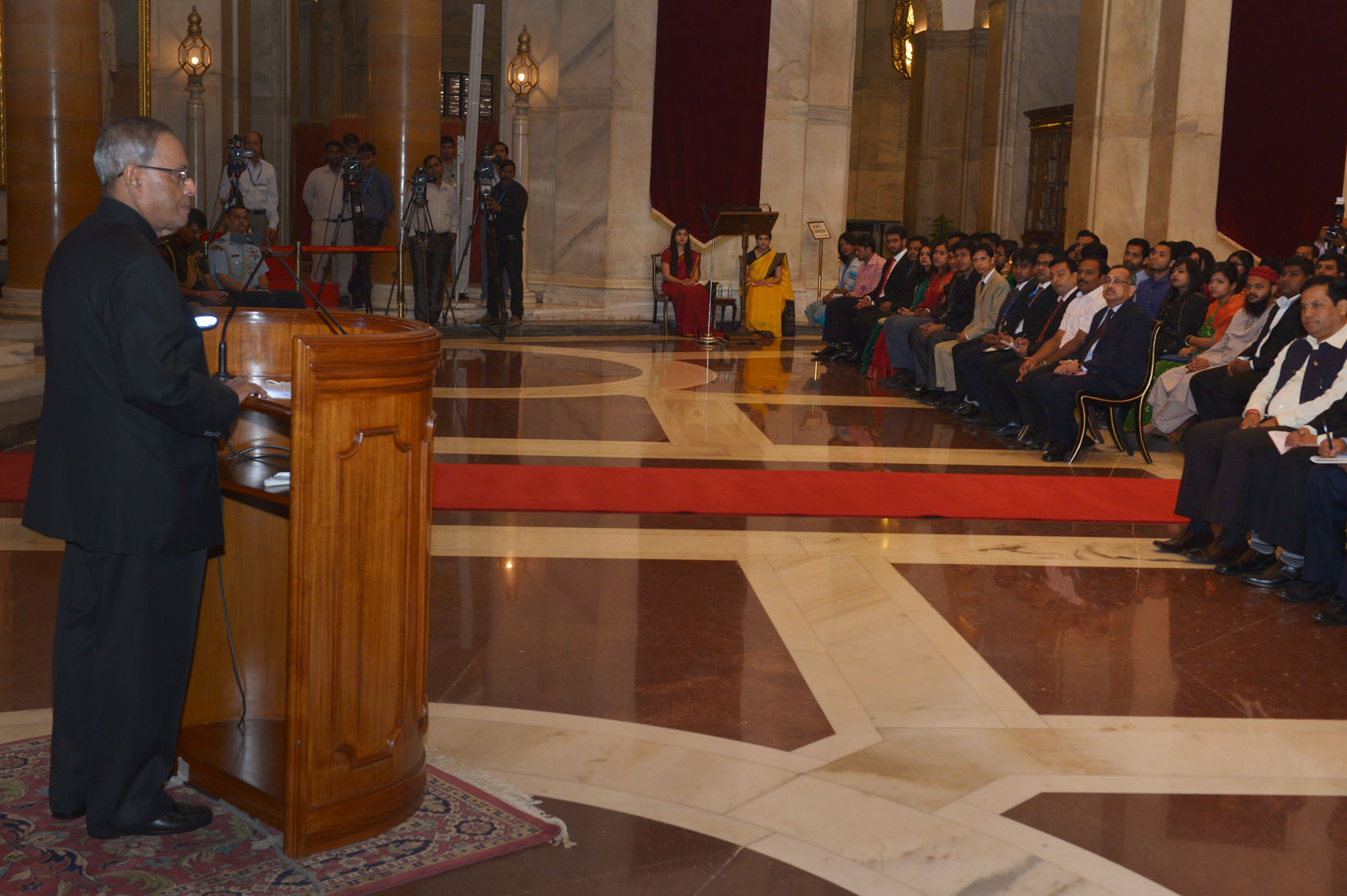 The President of India, Shri Pranab Mukherjee meeting with the members of Youth Delegation from Bangladesh at Rashtrapati Bhavan on October 18, 2014. 