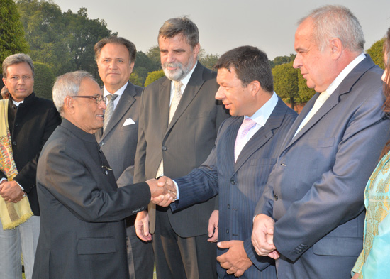 The President of India, Shri Pranab Mukherjee at the Mughal Gardens of Rashtrapati Bhavan in New Delhi on January 23, 2013 when he hosted the reception to the Heads of Diplomatic Missions on the occasion of the upcoming Republic Day.