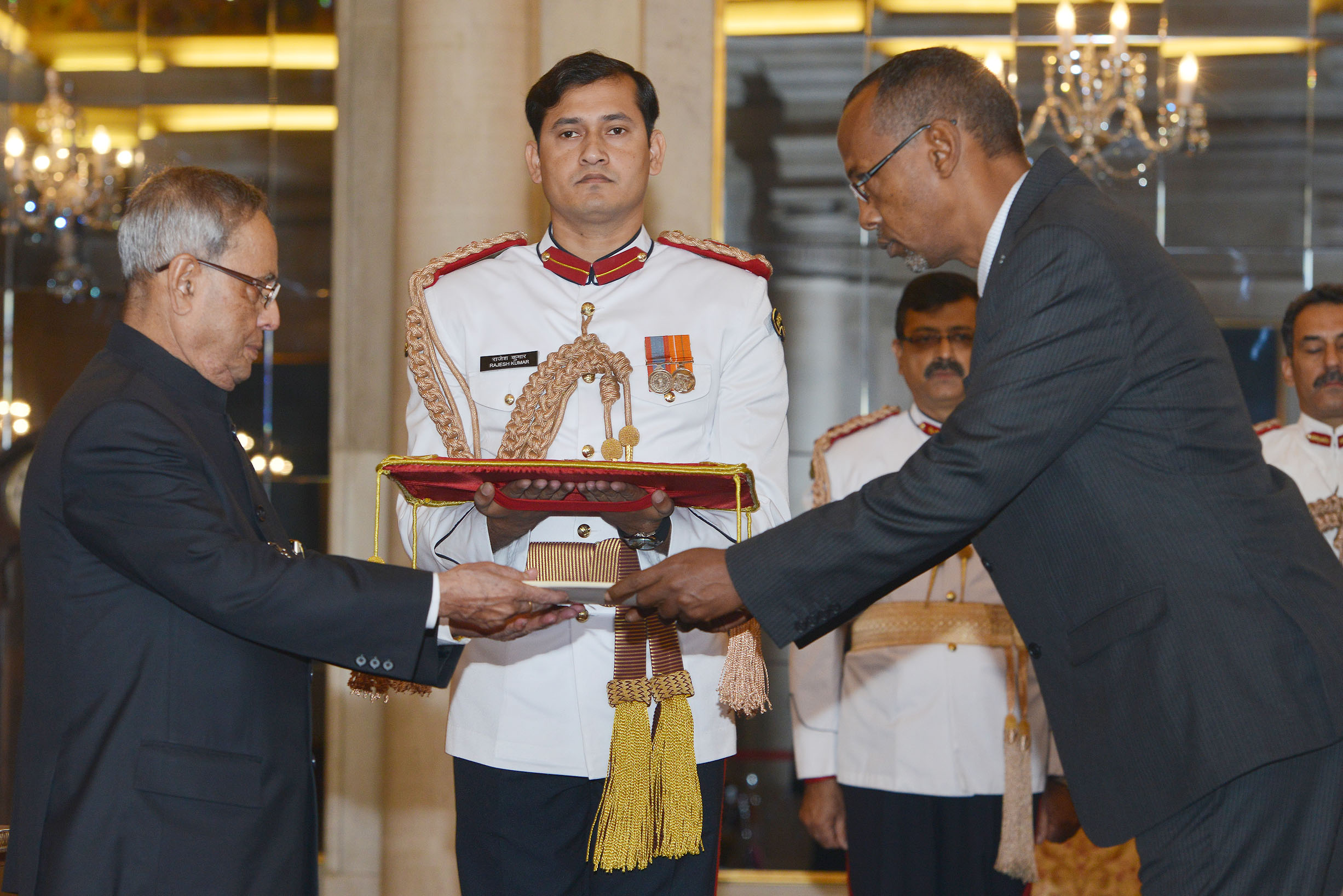 The Ambassador of Djibouti, His Excellency Mr. Sai Absieh Warsama presenting his credentials to the President of India, Shri Pranab Mukherjee at Rashtrapati Bhavan on October 21, 2014. 