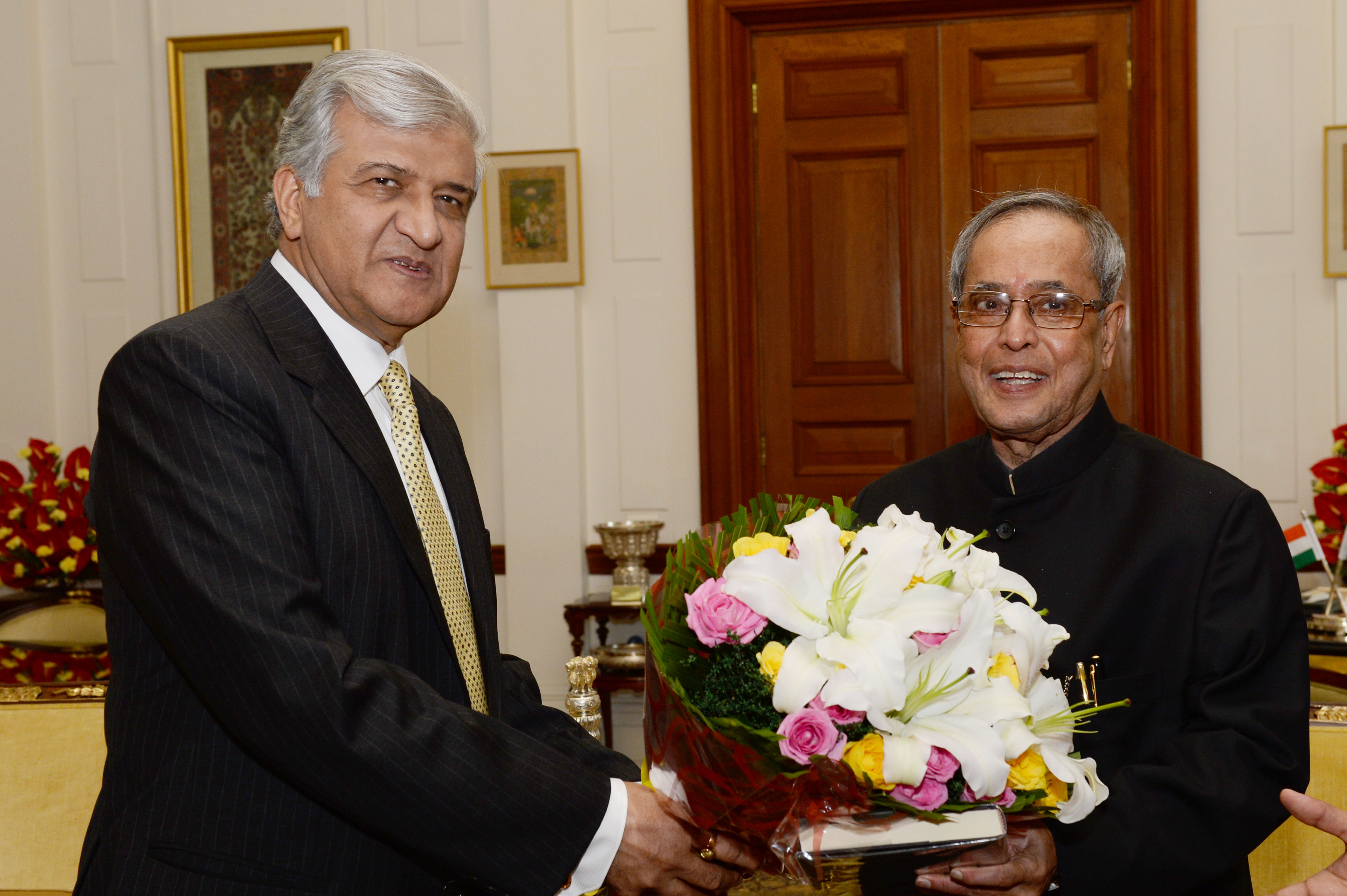 The President of India, Shri Pranab Mukherjee receiving Greetings from the Governor of Meghalaya, Dr. KK Paul on the occasion of Diwali at Rashtrapati Bhavan on October 23, 2014. 