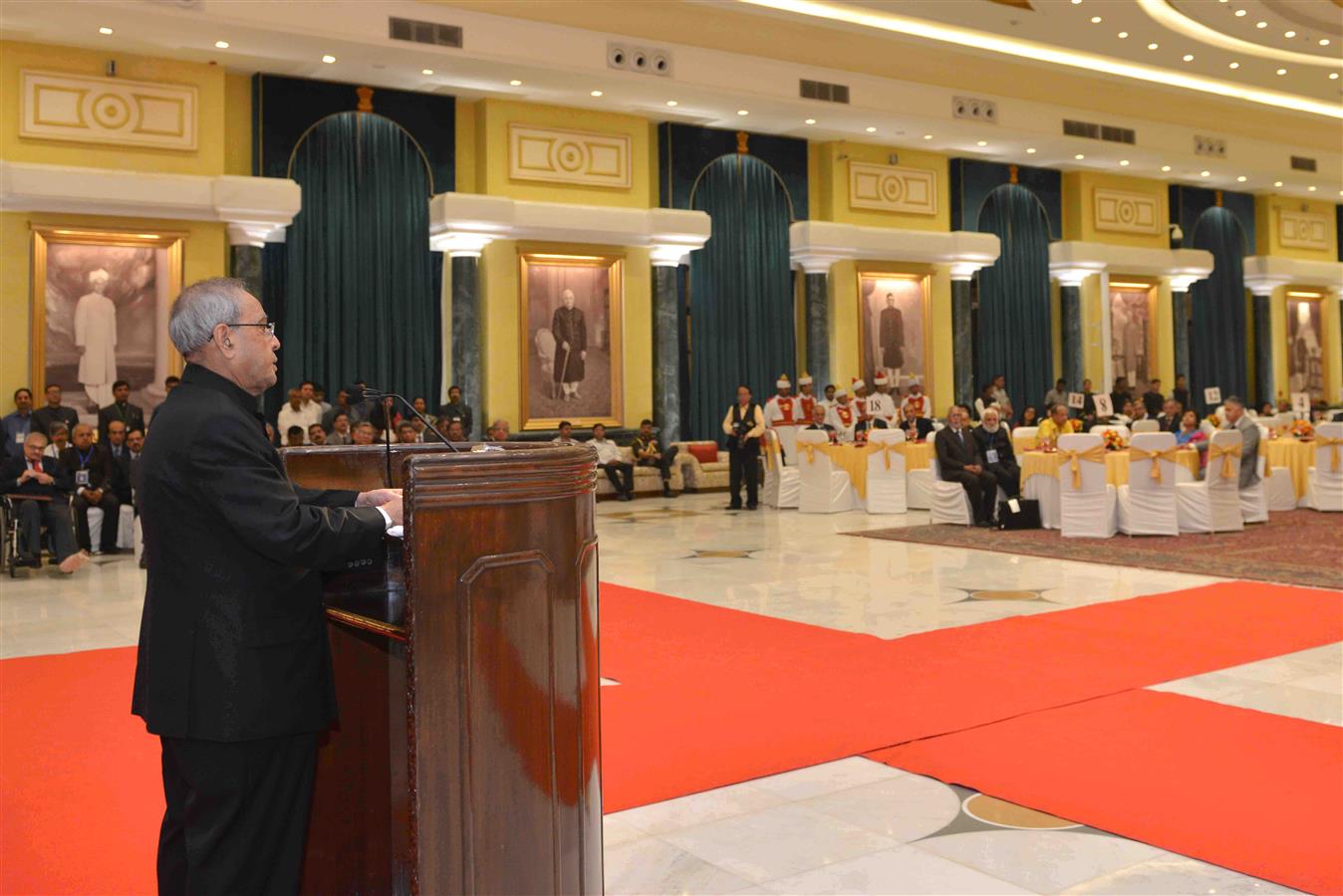 The President of India, Shri Pranab Mukherjee during the exchanging of MoUs between various Industry and Academic Institution at Rashtrapati Bhavan on November 4, 2015.