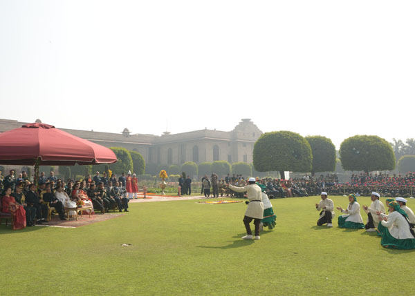 The President of India, Shri Pranab Mukherjee witnessing a performance by artistes who took part in the 65th Republic Day Parade. The President had invited tribal guests, tableaux artists, tractor drivers, NSS volunteers and NCC Cadets who took part in th 