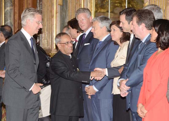 The President of India, Shri Pranab Mukherjee attending the Lunch hosted by the King of Belgium, His Majesty King Philipe at Royal Palace at Brussels in Belgium on October 4, 2013.