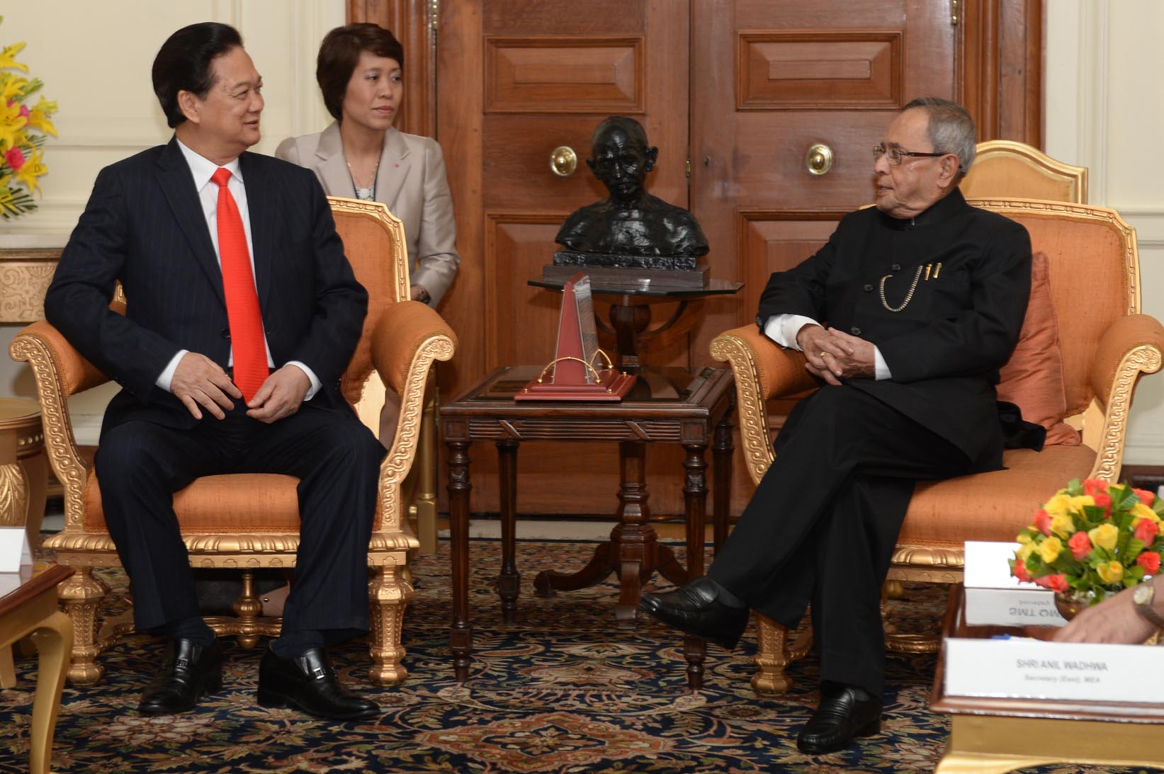 The Prime Minister of the Socialist Republic of Vietnam, His Excellency Mr. Nguyen Tan Dung calling on the President of India, Shri Pranab Mukherjee at Rashtrapati Bhavan on October 28, 2014. 