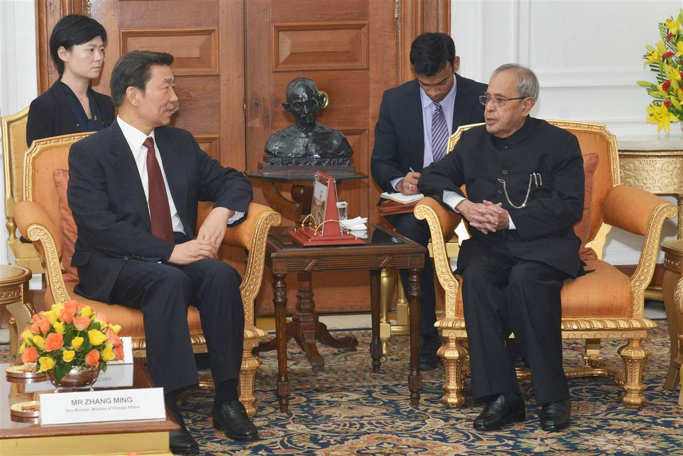 The Vice President of the People's Republic of China, H.E. Mr. Li Yuanchao calling on the President of India, Shri Pranab Mukherjee at Rashtrapati Bhavan on November 6, 2015.