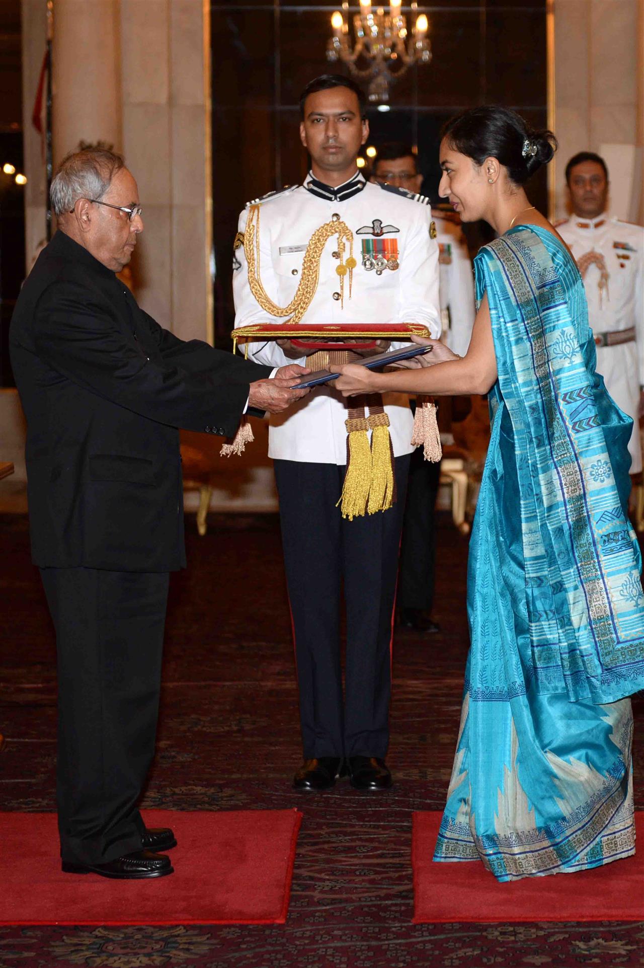 The High Commissioner of Fiji, Her Excellency Ms. Namita Khatri presenting her credential to the President of India, Shri Pranab Mukherjee at Rashtrapati Bhavan on today September 21, 2016. 