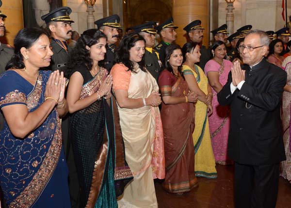 The President of India, Shri Pranab Mukherjee meeting the Territorial Army Officers, Junior Commissioned Officers and Other Ranks and members of their families at Rashtrapati Bhavan in New Delhi on October 10, 2013.