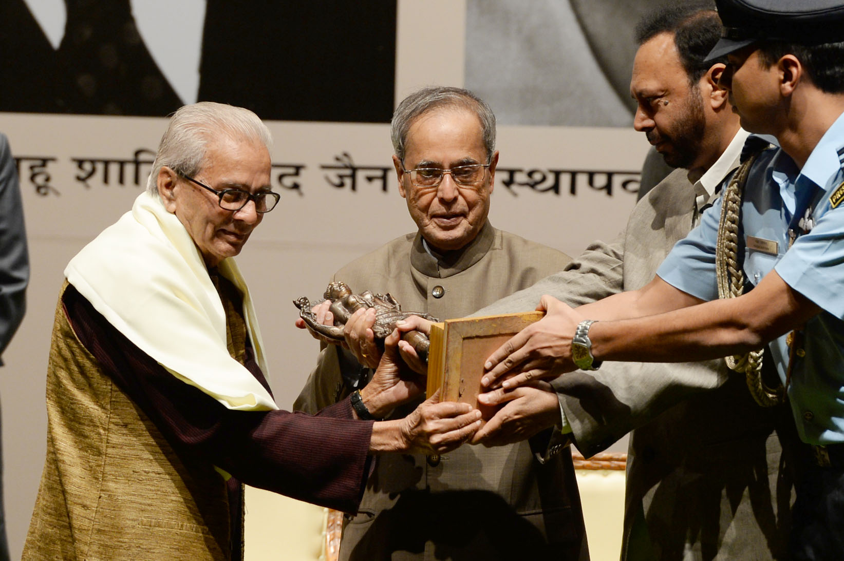 The President of India, Shri Pranab Mukherjee conferring the 49th Jnanpith Award on the eminent Hindi poet, Shri Kedarnath Singh at New Delhi on November 10, 2014. 