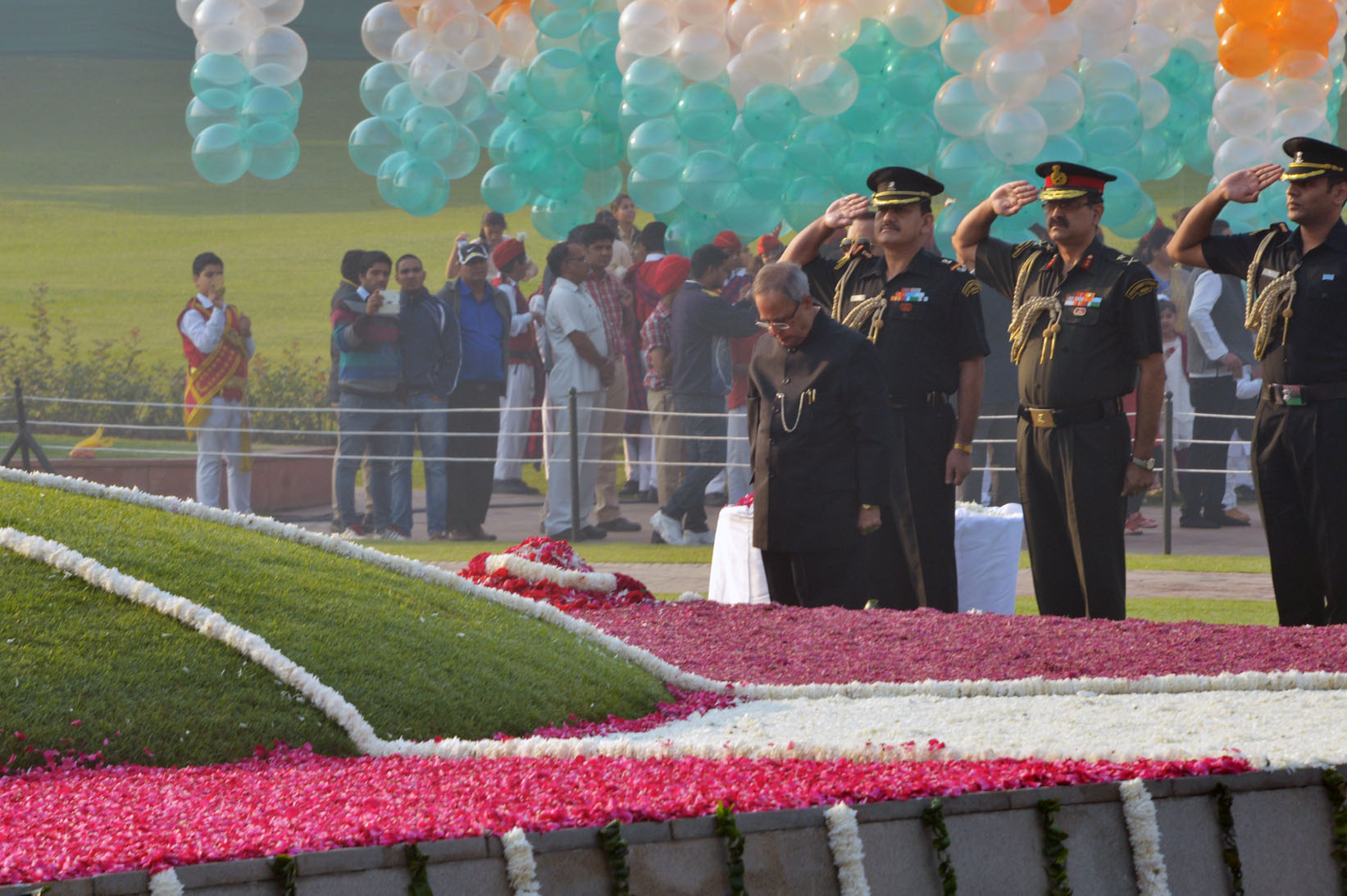 The President of India, Shri Pranab Mukherjee paying floral tribute at the Samadhi of Late Pandit Jawaharlal Nehru to commemorate his 125th Birth Anniversary at Shanti Van in New Delhi on November 14, 2014. 