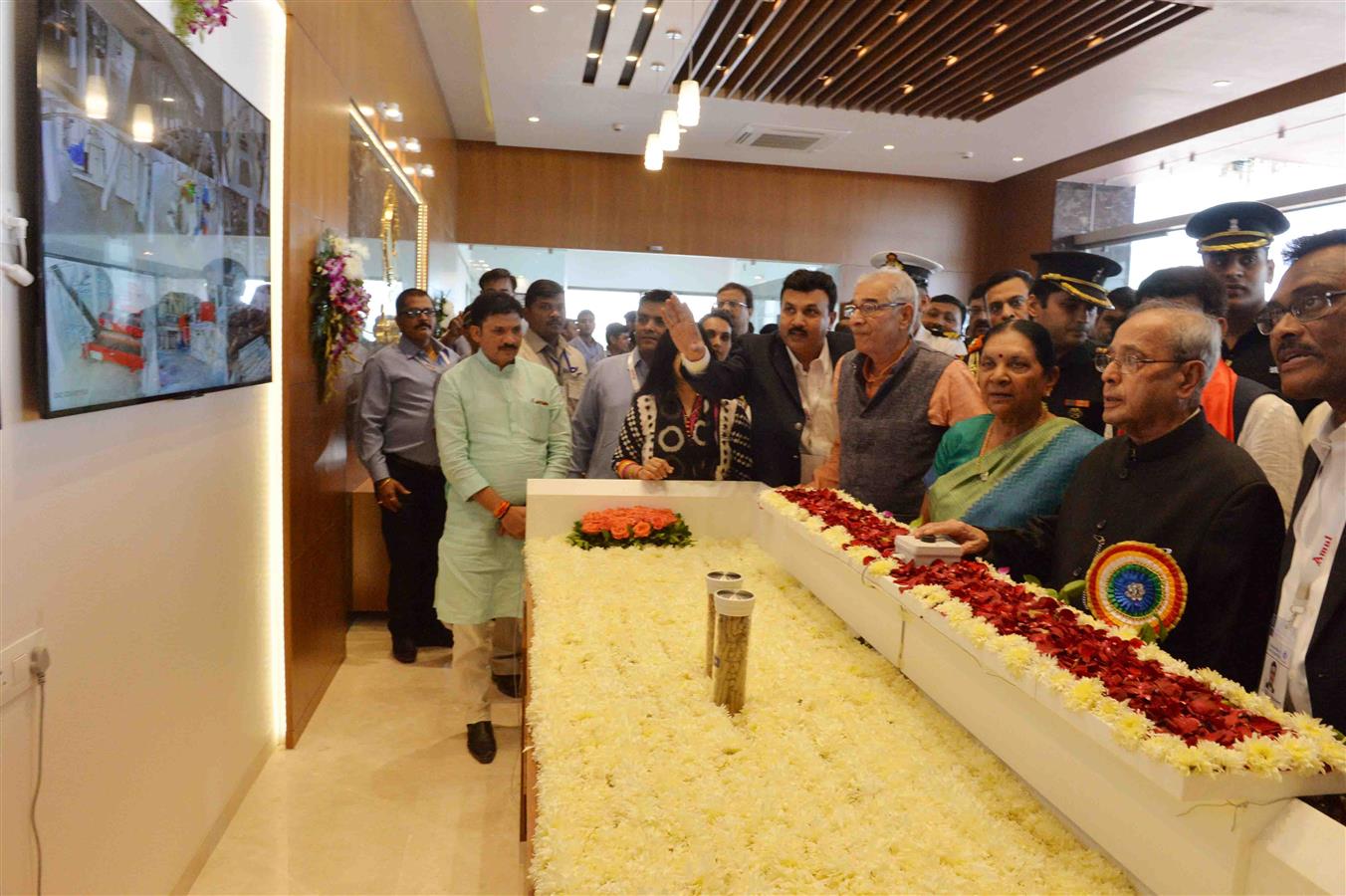 The President of India, Shri Pranab Mukherjee inaugurating the state-of-the-art cattle feed manufacturing plant of AMUL at Kheda in Gujarat on November 30, 2015.