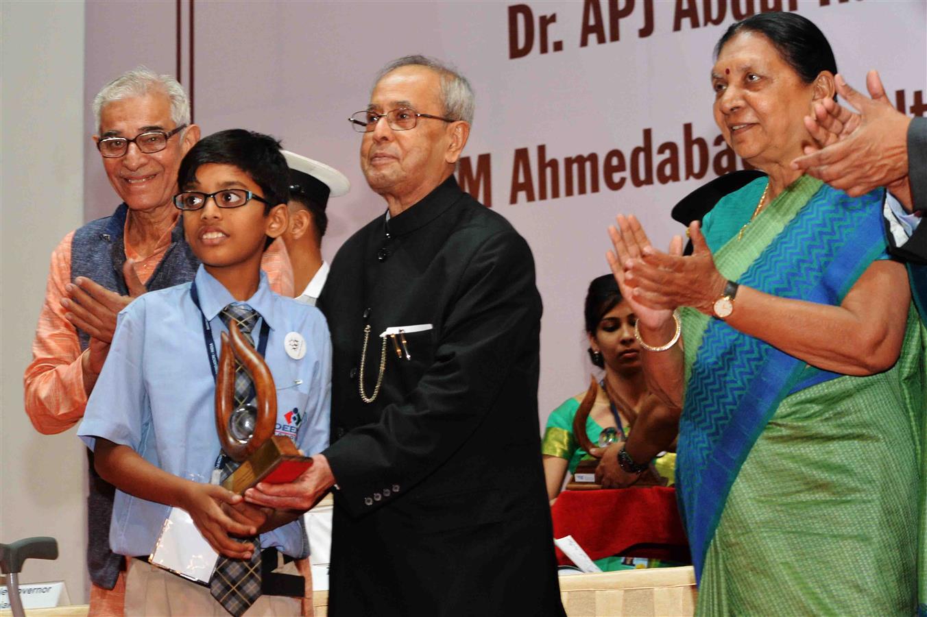 The Prsedent of India, Shri Pranab Mukherjee presentating of Dr. APJ Abdul Kalam IGNITE Awards to Creative Children at IIM, Ahmedabad in Gujarat on November 30, 2015.