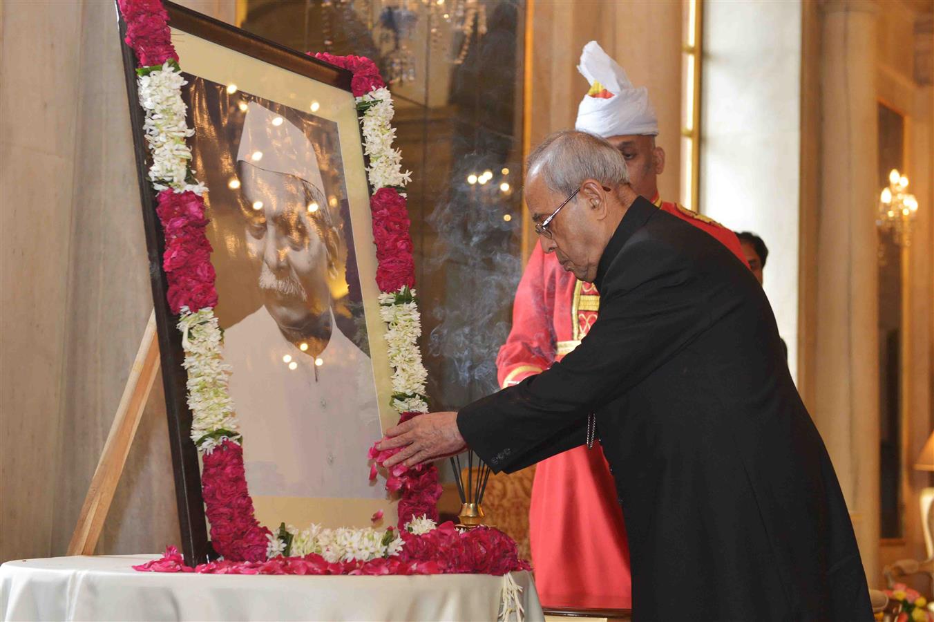 The President of India, Shri Pranab Mukherjee paying Floral Tributes at the Portrait of Dr. Rajendra Prasad, former President of India on the occasion of his Birth Anniversary at Rashtrapati Bhavan on Dec 03, 2015.