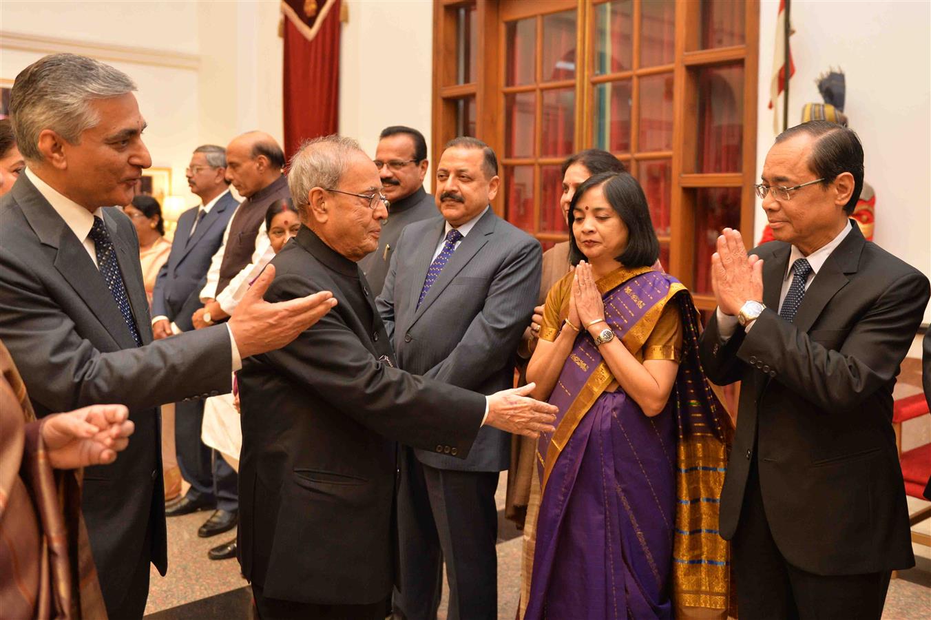 The President of India, Shri Pranab Mukherjee hosted a Dinner to the Shri Justice T.S. Thakur, Chief Justice of India and Shri Justice HL Dattu, Former Chief Justice of India at Rashtrapati Bhavan on December 3, 2015.