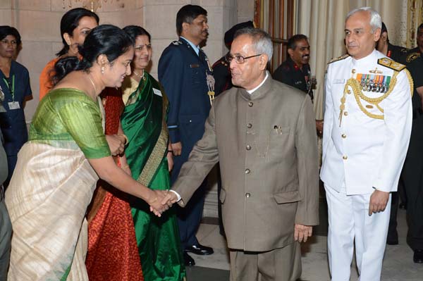 The President of India, Shri Pranab Mukherjee meeting with the members of 53rd NDC Course and Faculty of National Defence College along with spouses at Durbar Hall of Rashtrapati Bhavan in New Delhi on November 4, 2013.