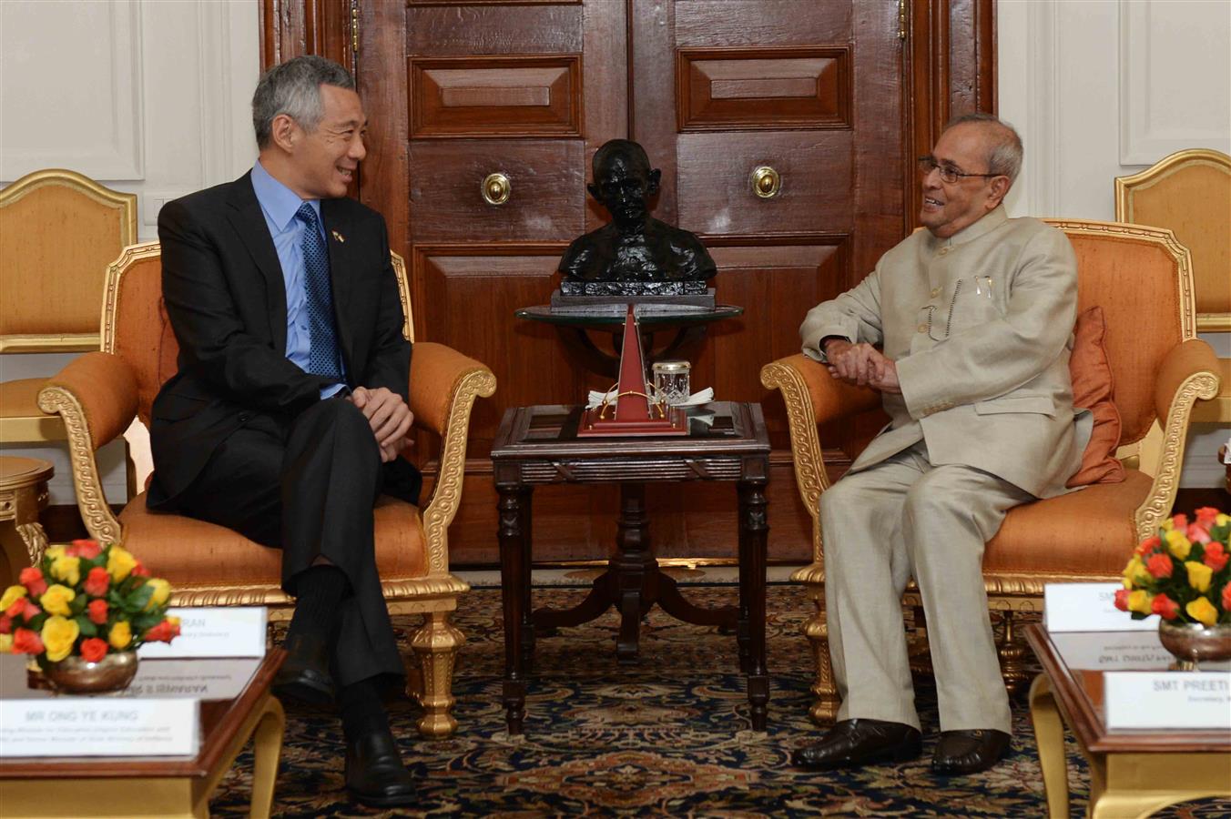 The Prime Minister of Republic of Singapore, H.E. Mr. Lee Hsien Loong calling on the President of India, Shri Pranab Mukherjee at Rashtrapati Bhavan on October 5, 2016. 