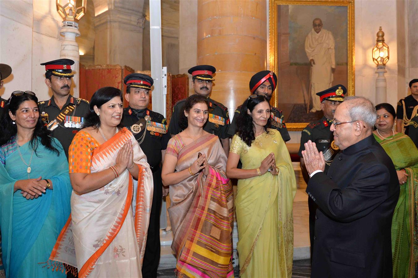 The President of India, Shri Pranab Mukherjee meeting with the Territorial Army Officers, JCOs and other Ranks along with their spouses on the occasion of Raising Day of Territorial Army at Rashtrapati Bhavan on October 6, 2 