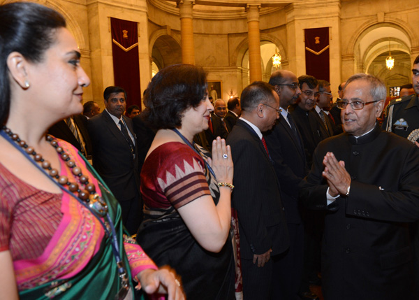 The President of India, Shri Pranab Mukherjee meeting the delegates of Fifth Annual Heads of Mission Conference at Durbar Hall of Rashtrapati Bhavan in New Delhi on November 6, 2013.