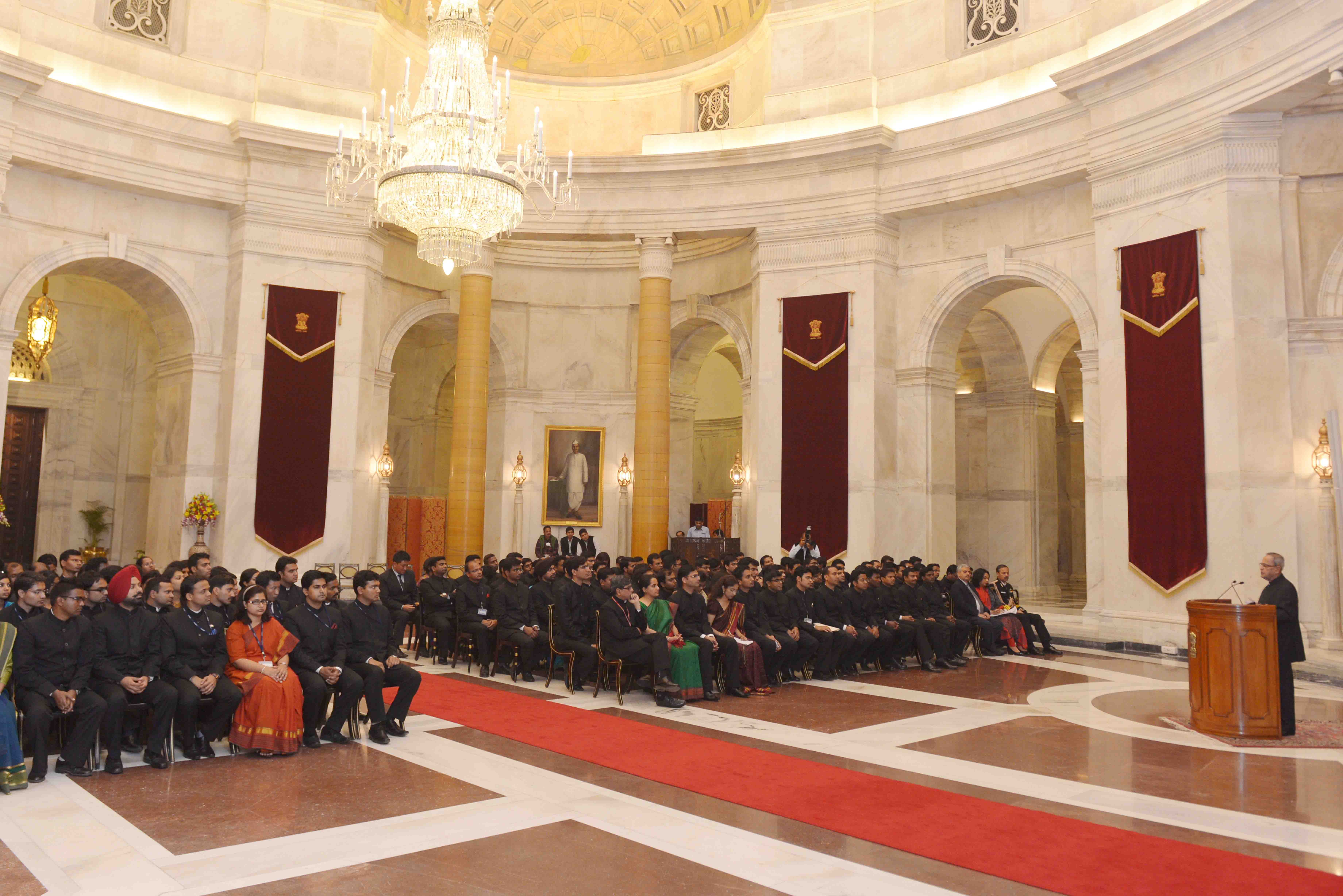 भारत के राष्ट्रपति, श्री प्रणब मुखर्जी 4 फरवरी 2015 को, राष्ट्रपति भवन में केंद्रीय विश्वविद्यालयों के कुलपतियों के साथभारत के राष्ट्रपति, श्री प्रणब मुखर्जी 4 फरवरी 2015 को, राष्ट्रपति भवन में केंद्रीय विश्वविद्यालयों के कुलपतियों के सम्मेलन मेंभारत के र