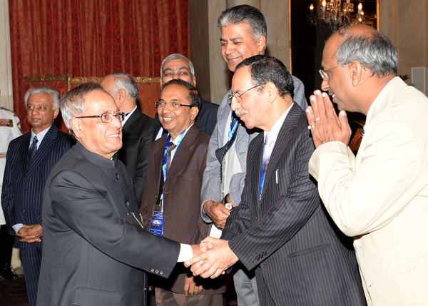 The President of India, Shri Pranab Mukherjee Hosted a Dinner to the Participants of Conference of Directors of National Institutes of Technology at Rashtrapati Bhavan in New Delhi on November 7, 2013.