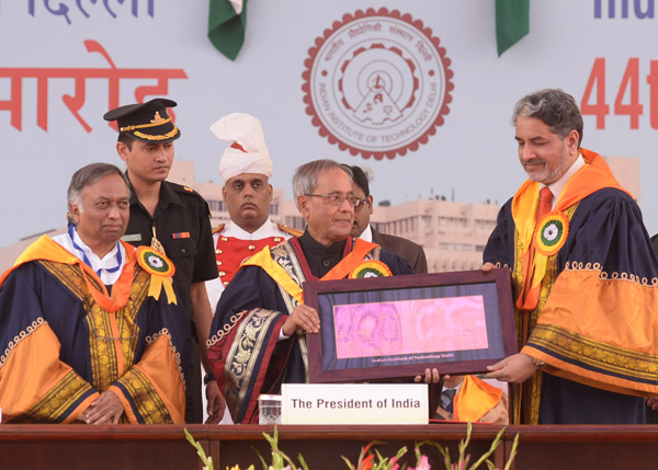 The President of India, Shri Pranab Mukherjee being felicitated at the Annual Convocation of the Indian Institute of Technology, Delhi at NewDelhi on November 9, 2013.